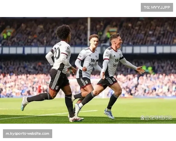 富勒姆边卫罗宾逊传中能力 支撑球队边路进攻体系