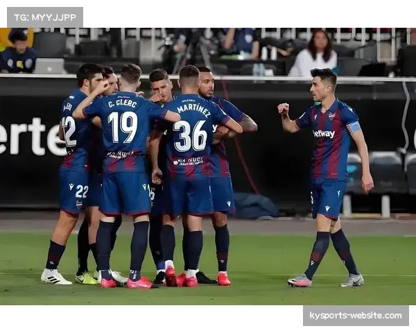 保级队防守决策犹豫致低级失误频发,心理层面压力巨大 保级队防守决策犹豫致低级失误频发,心理层面压力巨大